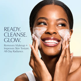 Estée Lauder clear jelly texture demonstrating smooth glide and gentle cleanse