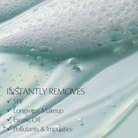 Estée Lauder algae extract ingredient display supporting oil control benefits