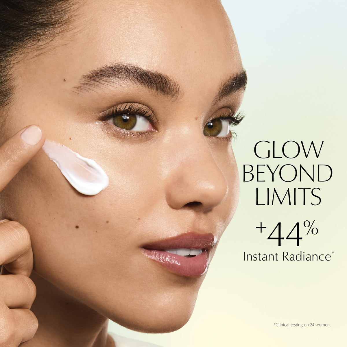 Estée Lauder sorbet texture close-up showing whipped cream consistency for fast absorption