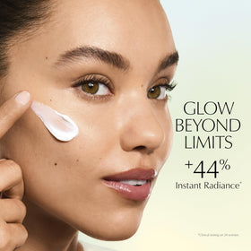 Estée Lauder sorbet texture close-up showing whipped cream consistency for fast absorption