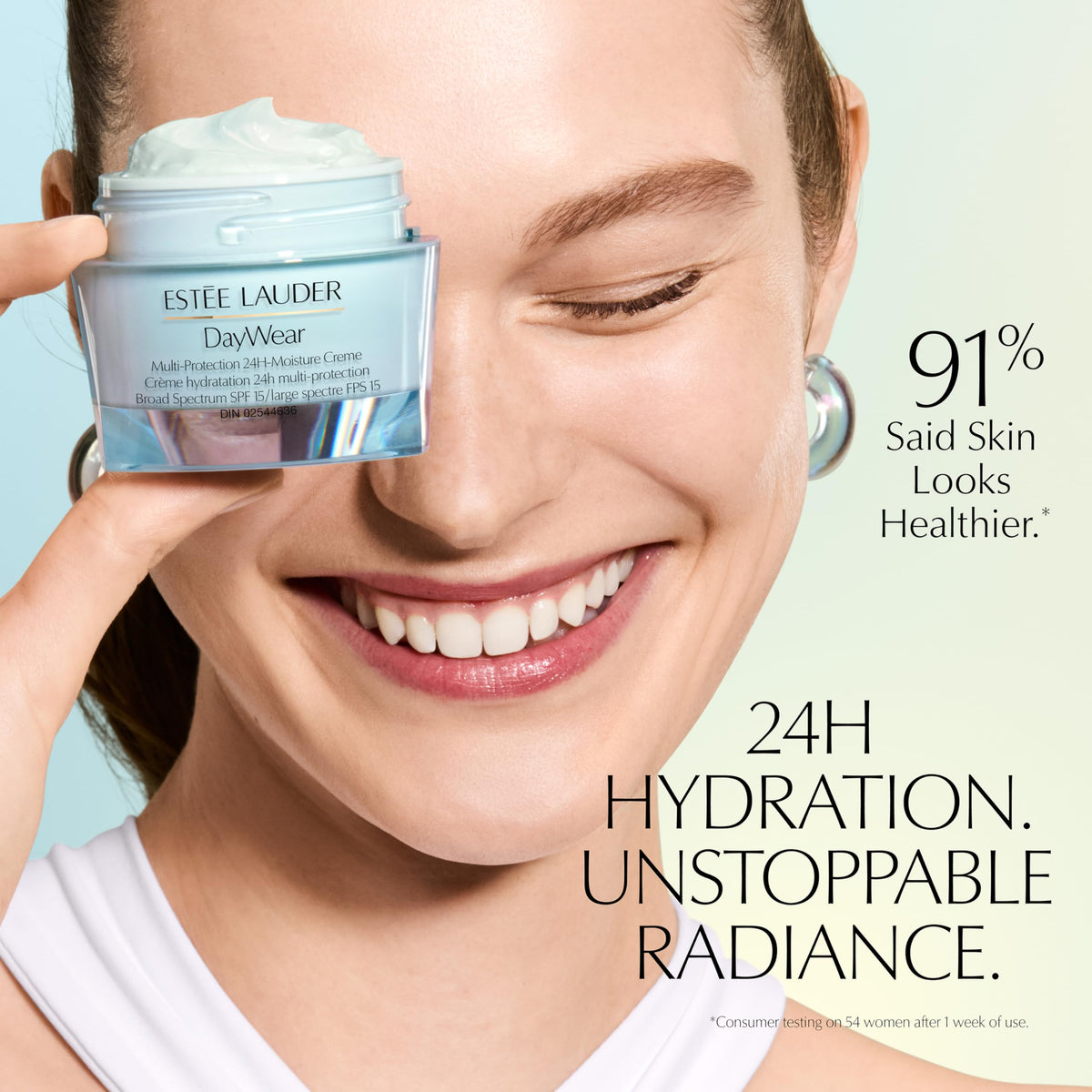 Estée Lauder texture close-up illustrating creamy moisture and smooth absorbency benefit