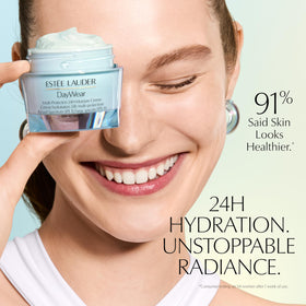 Estée Lauder texture close-up illustrating creamy moisture and smooth absorbency benefit