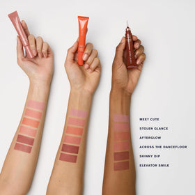 Estée Lauder single drop of dewy cream texture highlighting moisturizing finish
