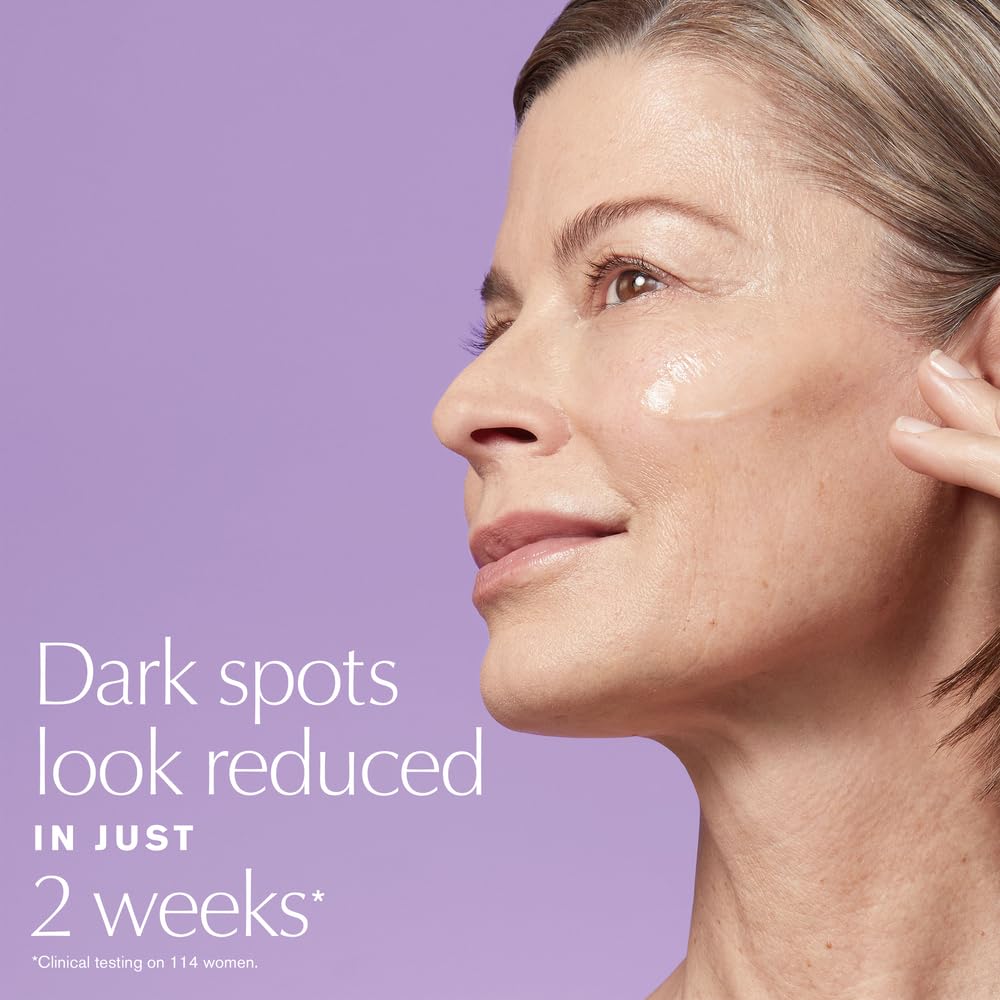 Estée Lauder visual of vitamin C ingredient highlighting antioxidant brightening