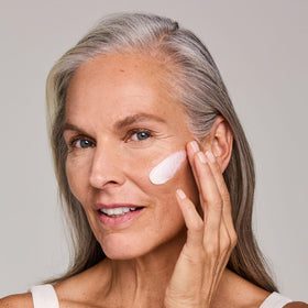 Estée Lauder cream texture close-up highlighting rich hydration