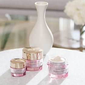 Estée Lauder back label with ingredients and product information benefit