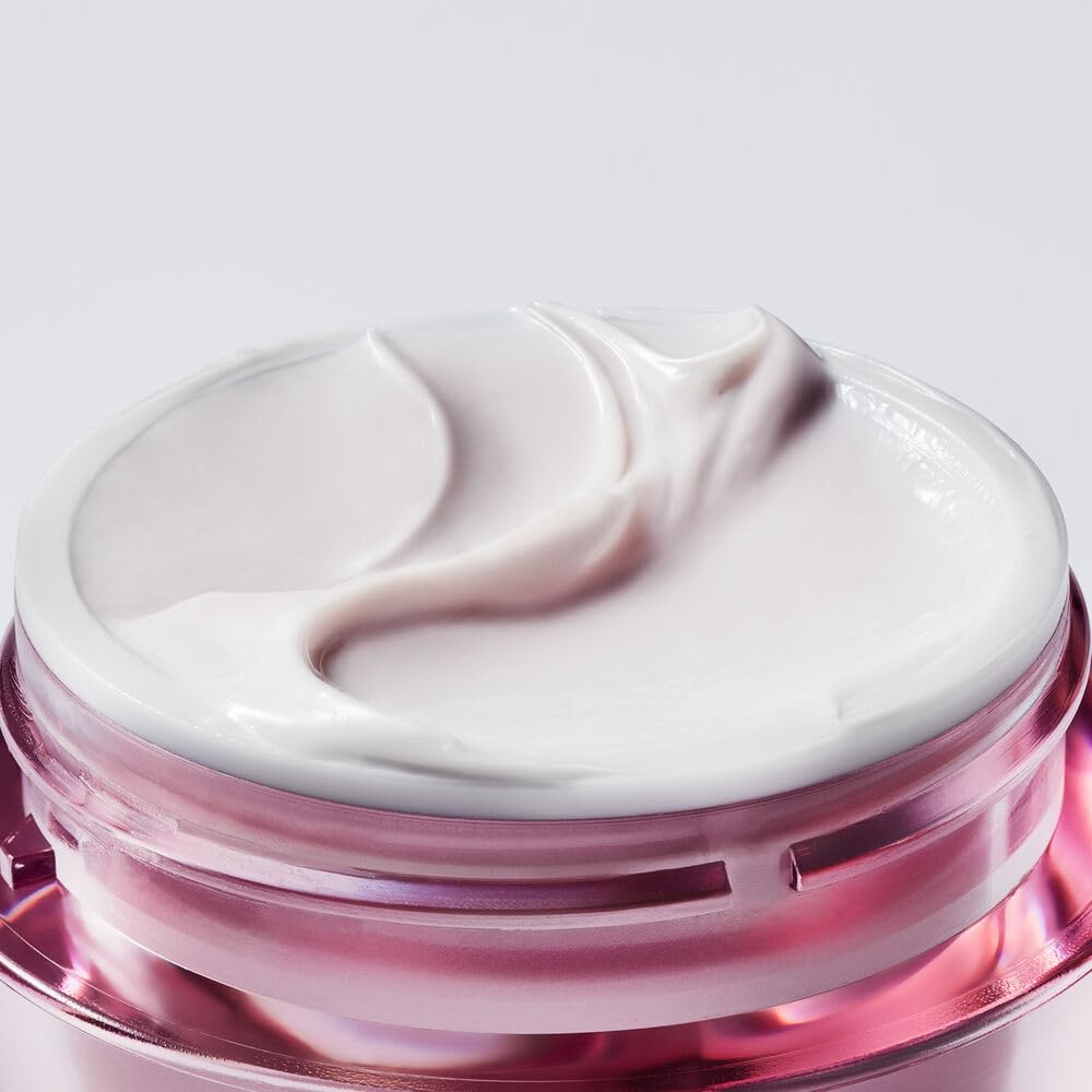 Estée Lauder open jar top view revealing creamy formula and nourishing appearance