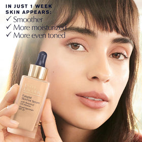 Estée Lauder pump and label detail highlighting shade 2W1 Dawn and SPF benefits