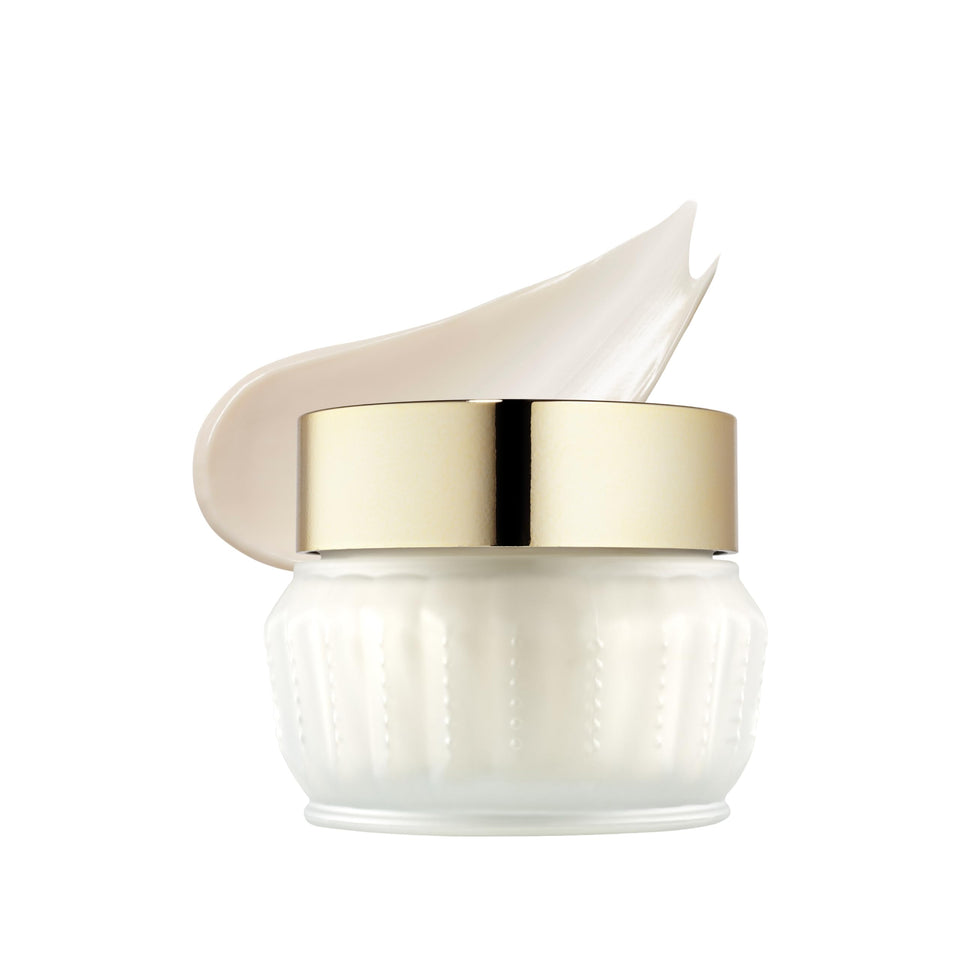 Estée Lauder front jar view showing elegant packaging and inviting cream