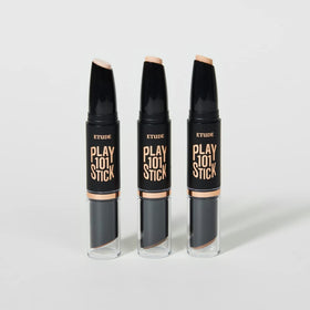 ETUDE lifestyle shot in makeup bag for on-the-go contouring benefit