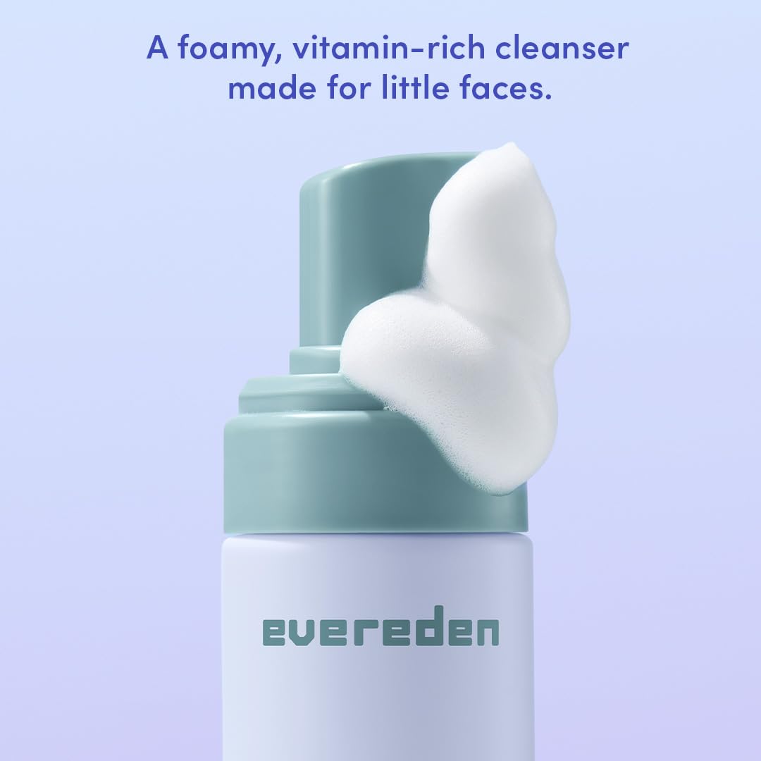 Evereden label zoom on vitamins B3 B5 showing skin-support benefits