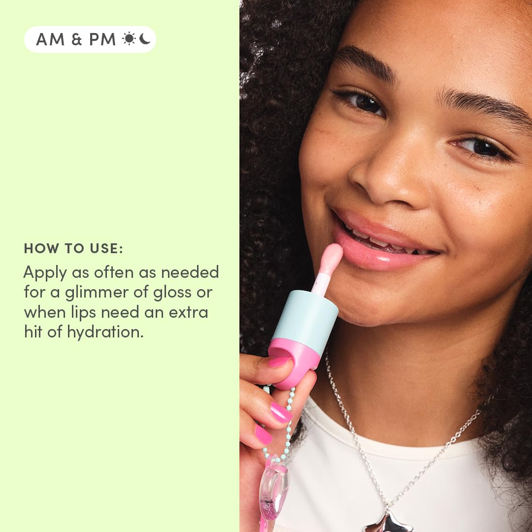 Evereden lifestyle playroom scene showing safe makeup during creative play