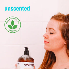 everyone 3-in-1 foam texture close-up illustrating gentle suds and effective cleansing