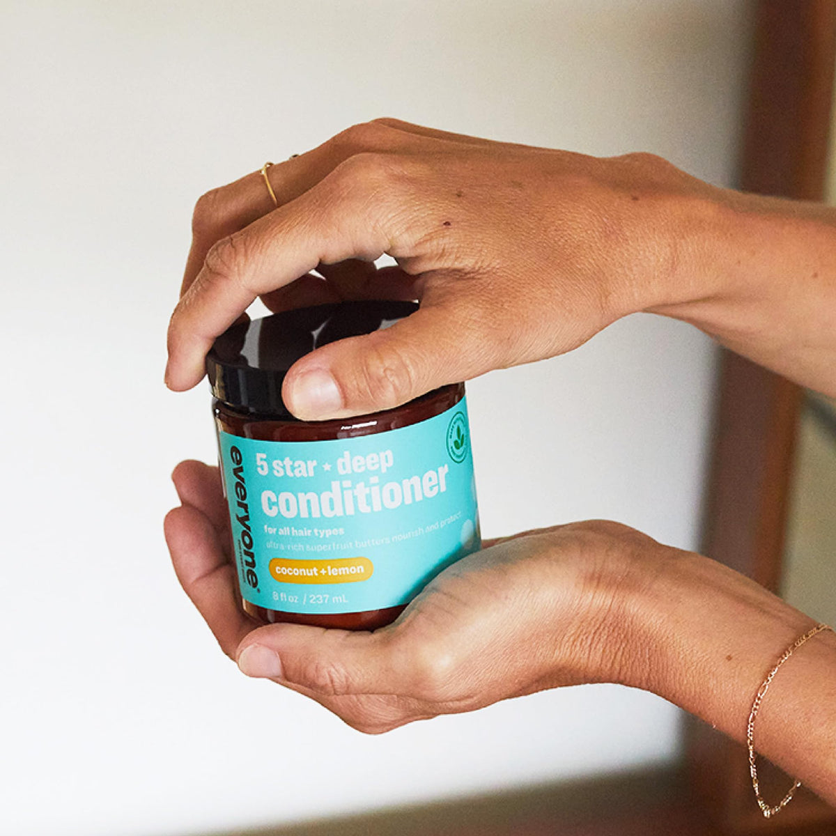 everyone for every body seed oil and shea butter ingredients close-up showing nourishing blend