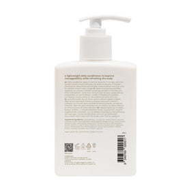 EVO label close-up highlighting ingredients and instructions for easy scalp refresh