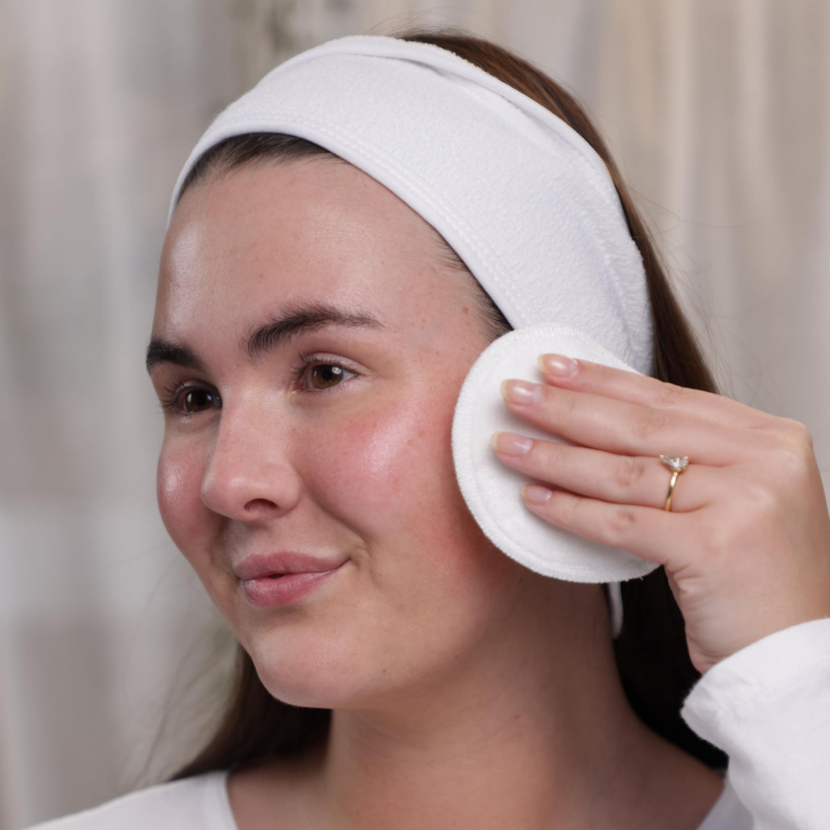 Evolve Organic Beauty pomegranate seeds showing antioxidant support and moisture