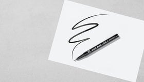 Eyeko applied on a model eye, demonstrates smooth wing and lasting wear benefit