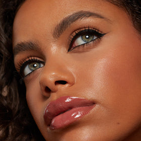 Eyeko carbon black single stroke on white, shows intense pigment benefit