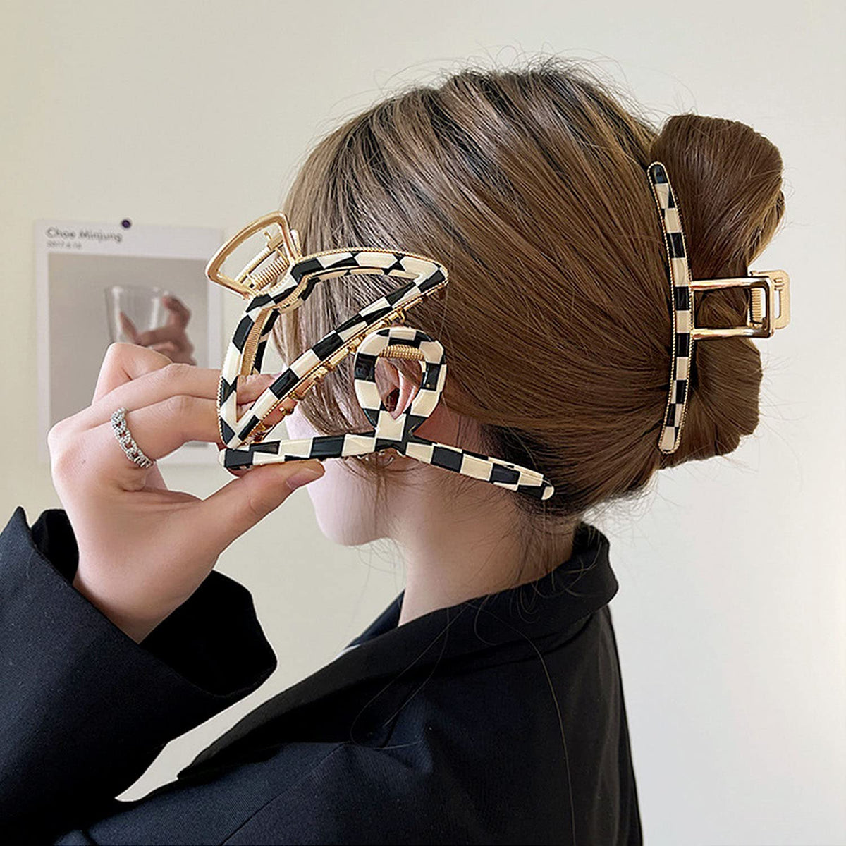 FAELBATY half-up hairstyle on model illustrating easy everyday styling