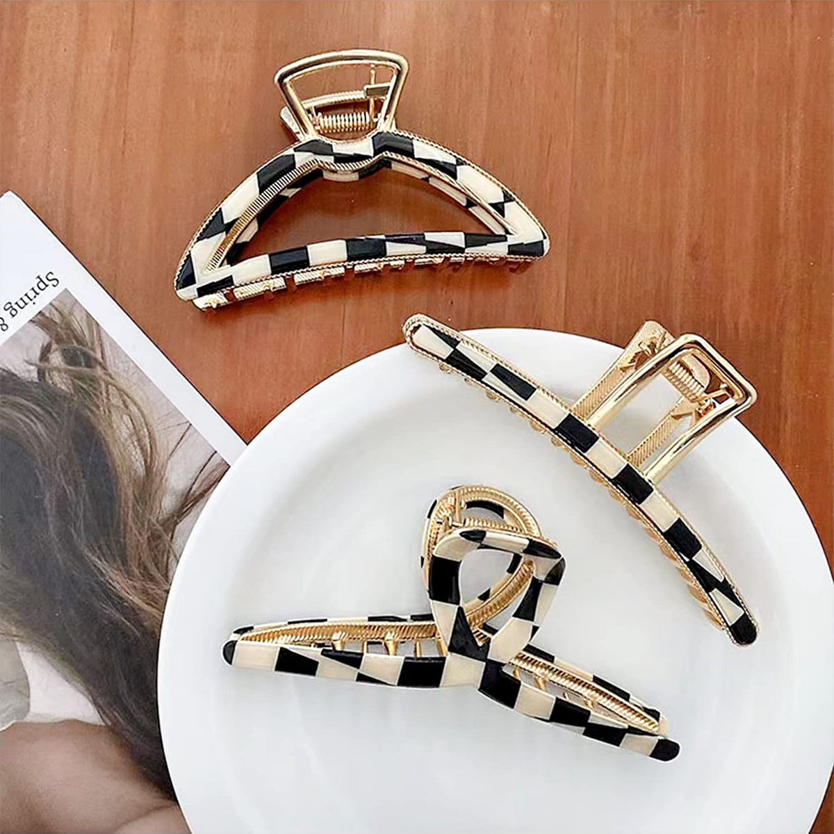 FAELBATY hair clip worn outdoors showing fashion-forward, comfortable wear