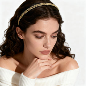 FANSSYA headbands worn by model in daytime outfit for versatility