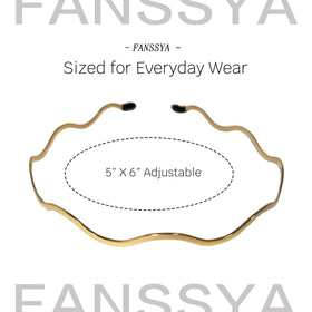 FANSSYA headbands held in hand to show lightweight scale