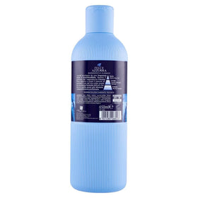 Felce Azzurra pump and label detail highlighting easy dispensing and classic branding