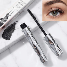 Felvaris before and after lashes illustrating visible length and curled definition