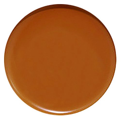 Flori Roberts cream-to-powder texture close-up illustrating smooth blendability benefit