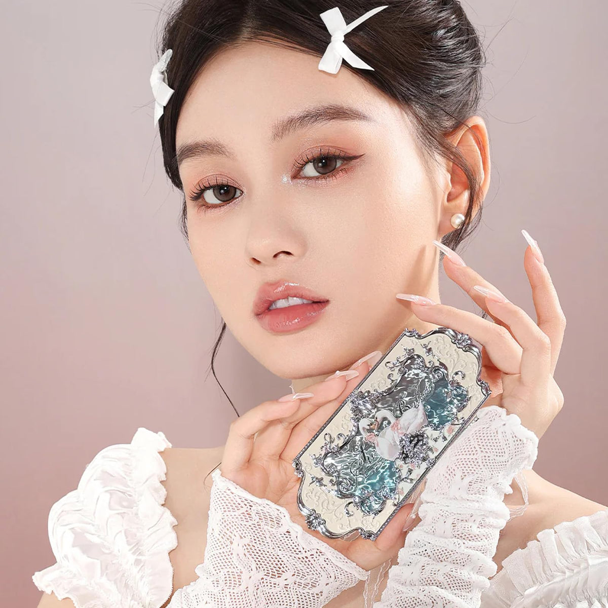 Flower Knows shimmer shade detail capturing luminous particles for subtle radiance