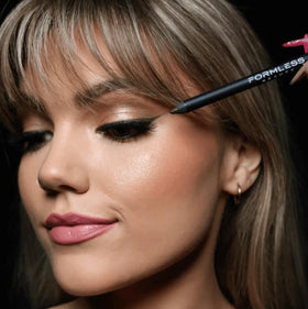 Formless Beauty Hollywood Brown smudged smoky eye demonstrating blendability