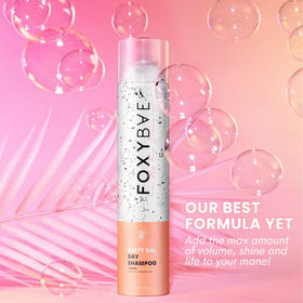 FoxyBae lifestyle image of woman refreshing hair outdoors for on-the-go use