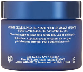 Fresh cream close-up texture highlighting smooth spreadability and moisture