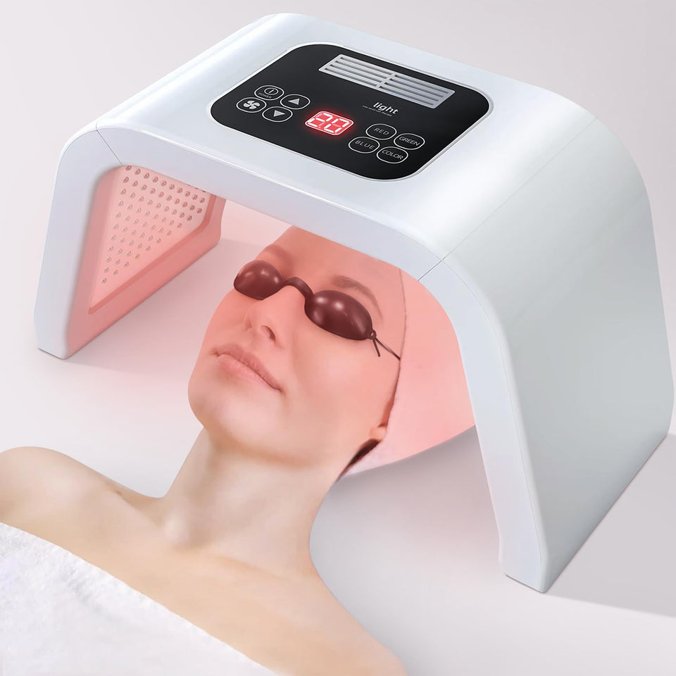 Fxtiaa front view mask showing full-face coverage and even light distribution