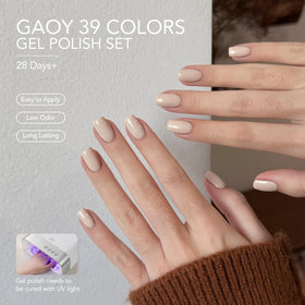 GAOY brush close-up showing smooth gel texture for even application