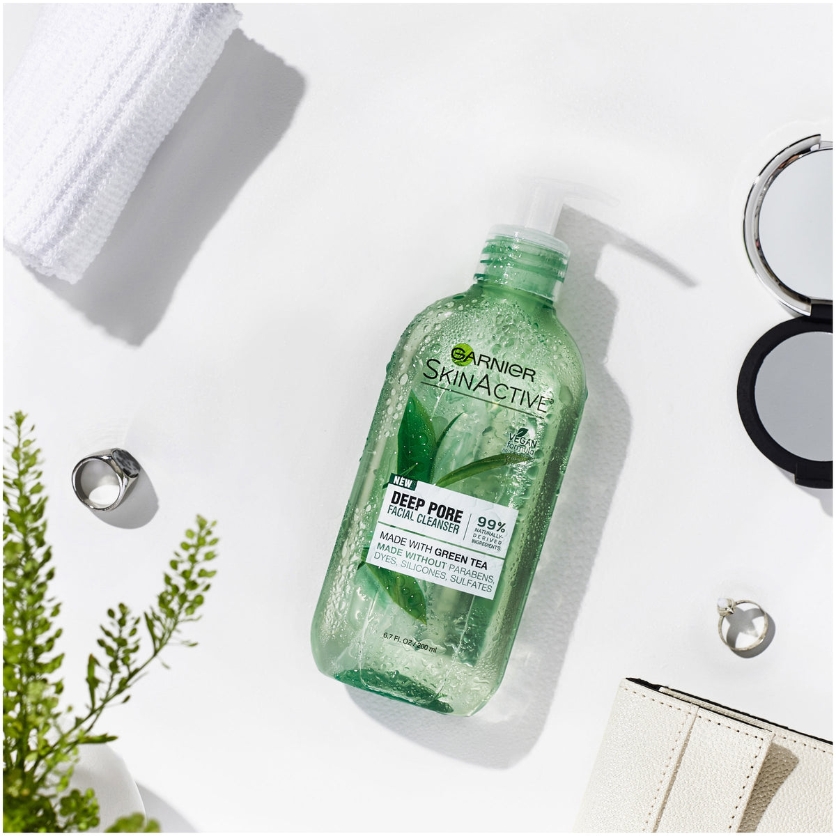 Garnier dispensing gel texture demonstrating gentle application