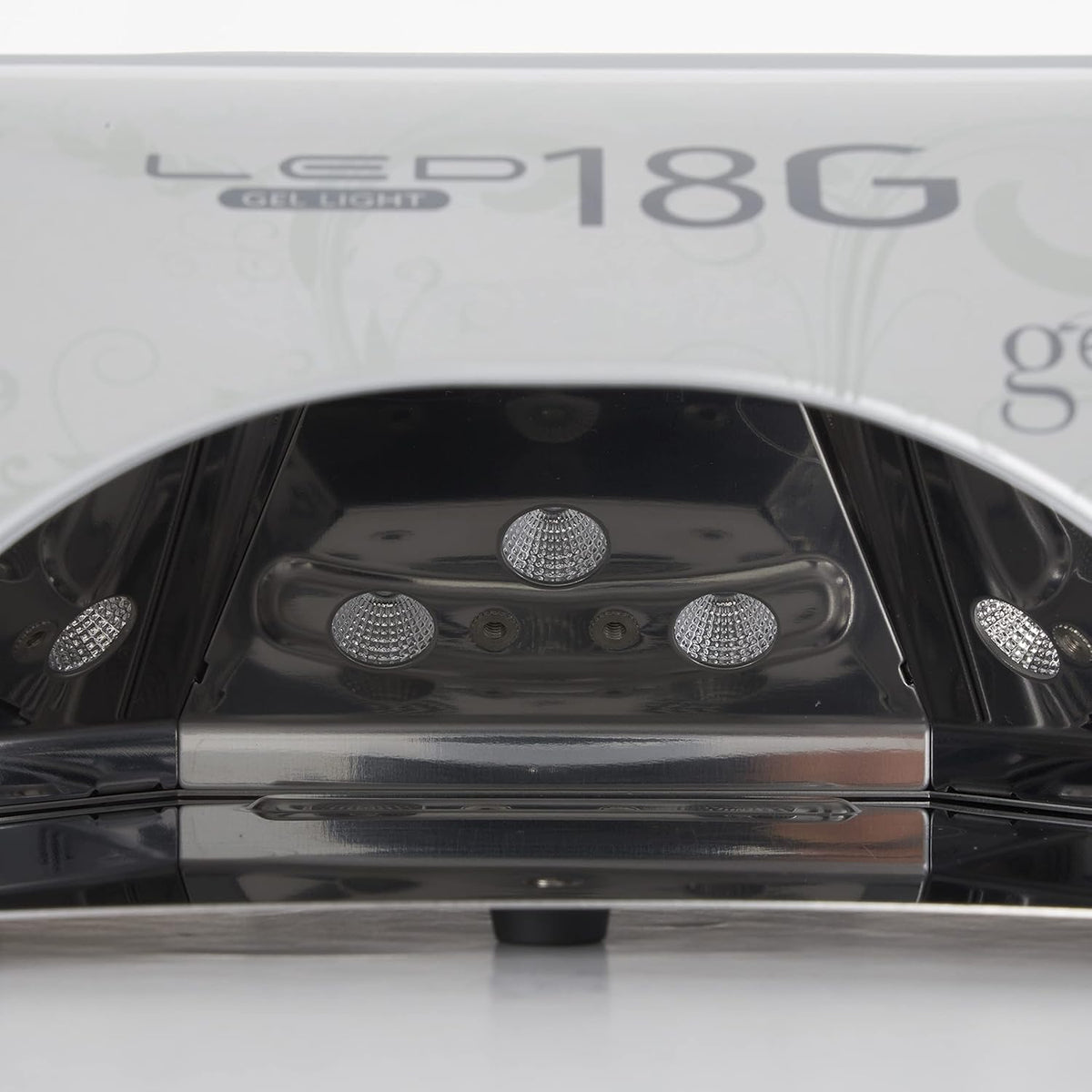 Gelish 18G Classic magnetic tray removed for easy sanitization and hygiene