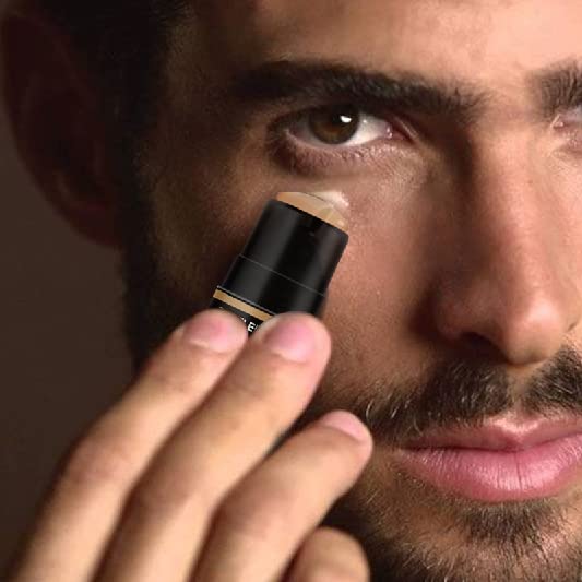 Gentlehomme concealer being applied under-eye to reduce dark circles visibly
