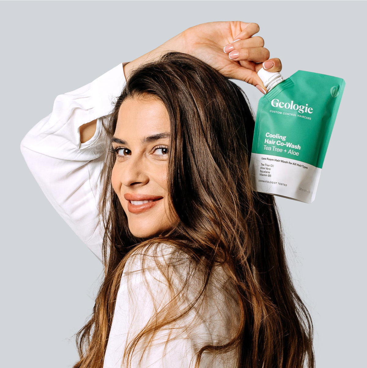 Geologie co-wash being massaged into scalp delivering cooling relief