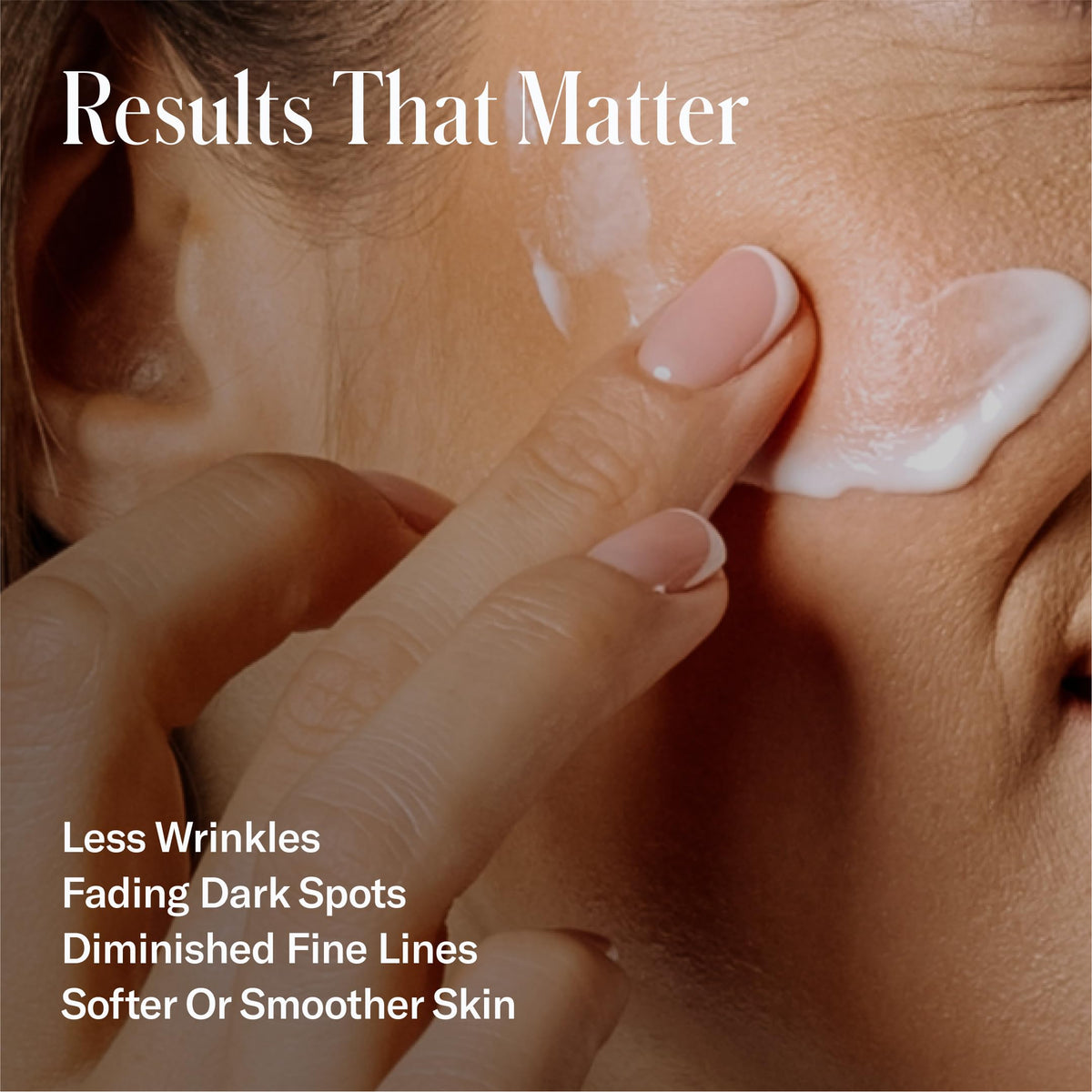 Geologie retinol label close-up displaying active ingredients and clarity benefit