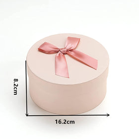 Giga Gud ribbon and label close-up showing ready-to-gift presentation