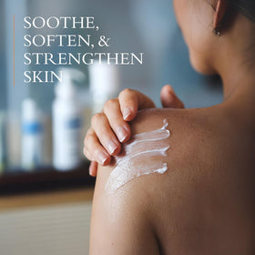 Gilchrist & Soames pump dispensing lotion demonstrating controlled, mess-free use