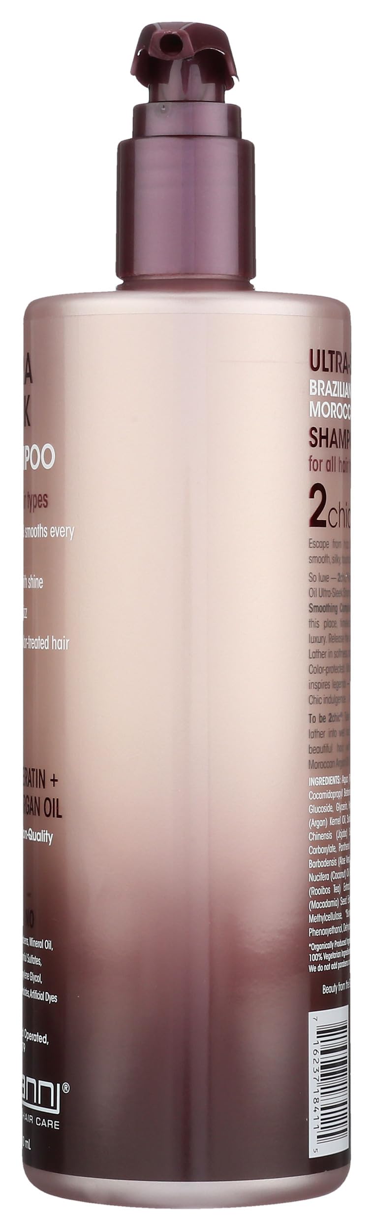 GIOVANNI shampoo in bathroom setting conveying daily routine convenience