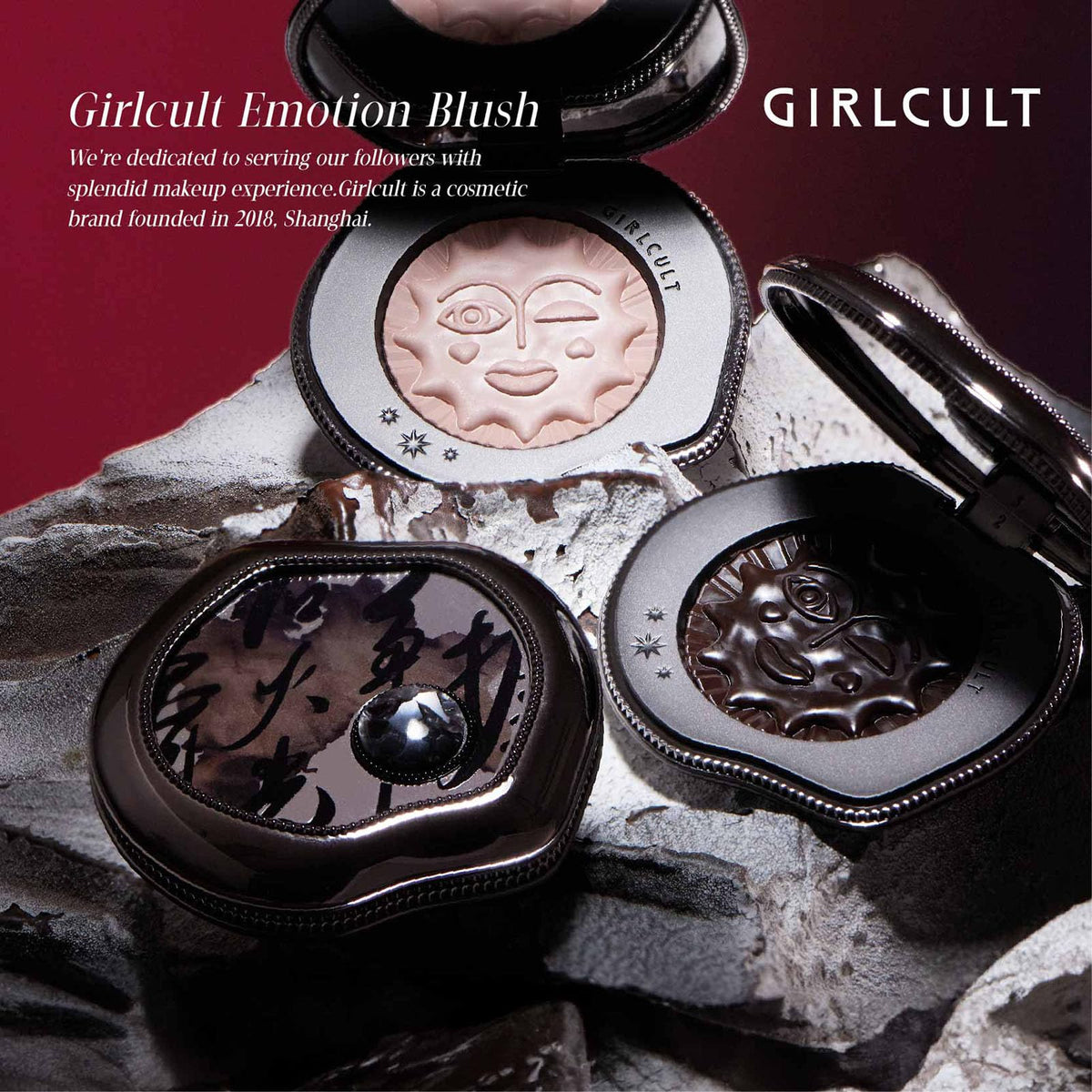 GIRLCULT compact next to a coin showing product scale and travel-friendly size benefit