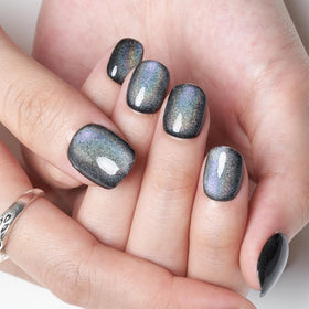 GLAMERMAID glue and tools included for simple application benefit