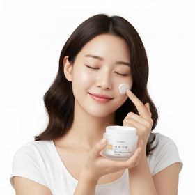 Glamfox moisturizer in bathroom routine showing usage and dewy finish benefit