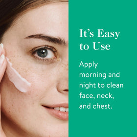 good.clean.goop applying moisturizer to face and neck for hydration