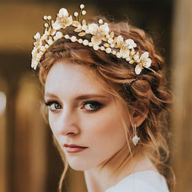 GORTIN close-up of gold leaves highlighting shine and luxury