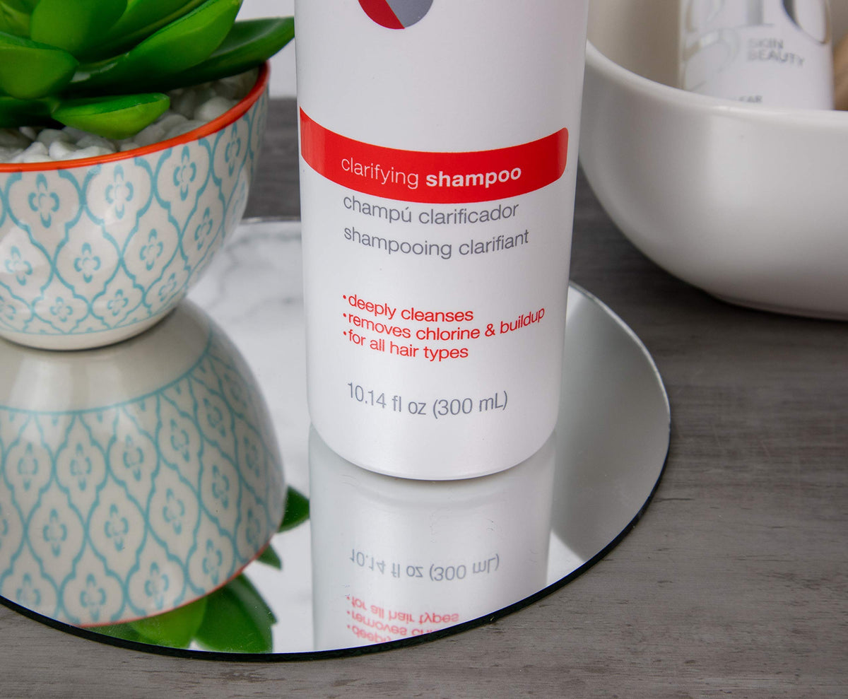 GREAT CLIPS shampoo pouring to show clear texture for easy rinsing