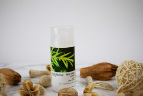 GREAT CLIPS close-up of the easy pump dispensing paste, fast mess-free application benefit